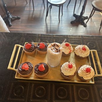 Caffinated New Yorker - black forest cupcakes, strawberry mocha latte - Cafes Near Me - Staten Island, New York