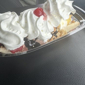 Sprinkles Creamery - Ice Cream & Frozen Yogurt Near Me - Corfu, New York