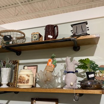 Painted Tree Boutique - Booth f19 flamingo Warrior vintage - Home Decor Near Me - Orem, Utah