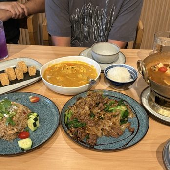 Manon - Fried Tofu 8 Fried Rice Hot Basil Pad See Ew Tom Yum Soup - Thai Near Me - Fullerton, California Manon - Fried Tofu 8 Fried Rice Hot Basil Pad See Ew Tom Yum Soup - Thai Near Me - Fullerton, California