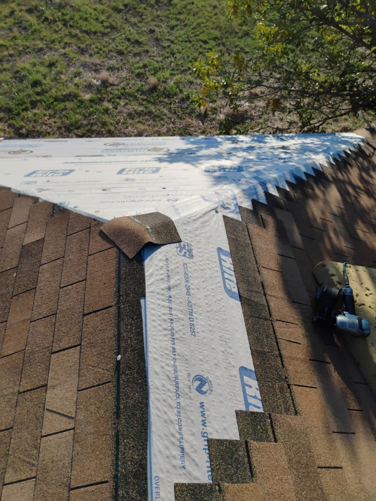 Slide of Thunder Roofing and Construction