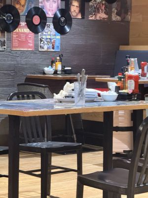 Barney's Beanery by null