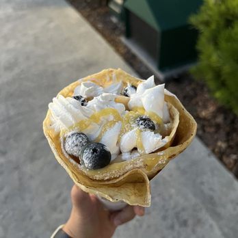 Central Park Crepes - Lemon blueberry - Creperies Near Me - Orlando, Florida