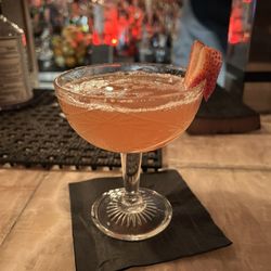 The Point Bar & Lounge - Black Tie.