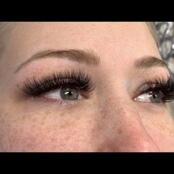 Bella L’Amore Lash Studio - full volume - Eyelash Service Near Me - Pinellas Park, Florida