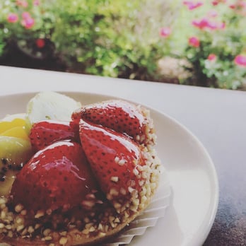 La Baguette - Small Fresh Fruit Tart - Bakeries Near Me - Norman, Oklahoma La Baguette - Small Fresh Fruit Tart - Bakeries Near Me - Norman, Oklahoma