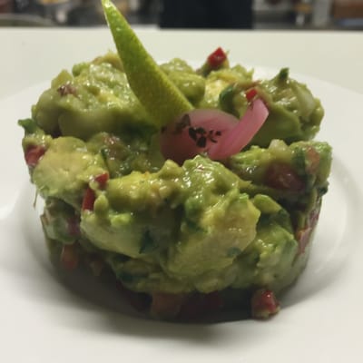 Mano De Santo by null