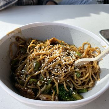 honeygrow - Sesame Garlic - Salad Near Me - Canton, Ohio