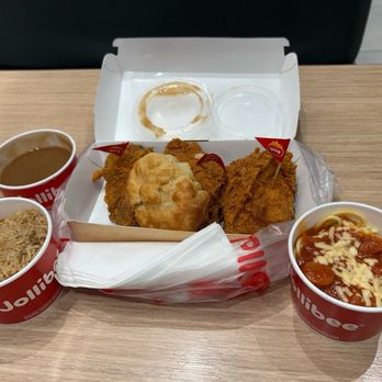 Jollibee - Everything was BUSSIN BUSSIN! - Chicken Shop Near Me - Ontario, California