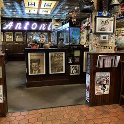 Antonio's Restaurant - Lots of antiques