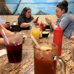 Viva El Salvador Restaurante and Bar