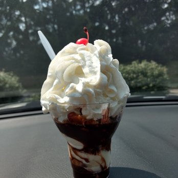 Kool Cones - Tin Roof Sundae - Ice Cream & Frozen Yogurt Near Me - Gibsonia, Pennsylvania