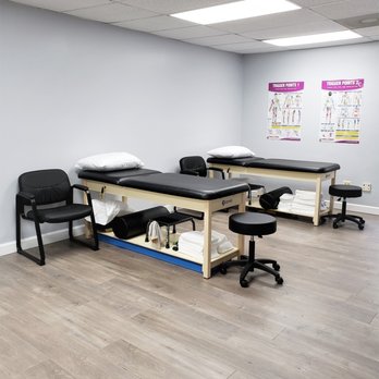 Evolution Physical Therapy - Physical Therapy Near Me - Clarksburg, Maryland Evolution Physical Therapy - Physical Therapy Near Me - Clarksburg, Maryland