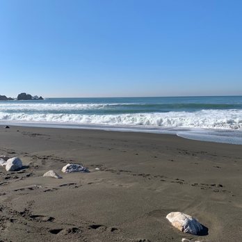 Rockaway Beach - Beaches Near Me - Pacifica, California