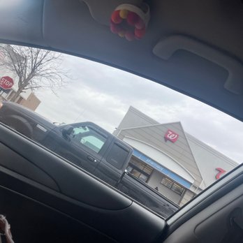 Walgreens - Parking lot view - Drugstores Near Me - Aurora, Illinois
