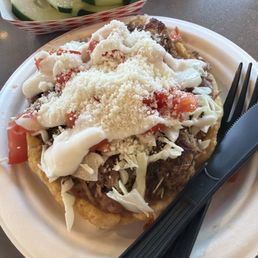 Sope de shredded beef