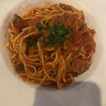 Mamma Mia - Spaghetti (sauce is vegan) - Italian Near Me - Riverside, California Mamma Mia - Spaghetti (sauce is vegan) - Italian Near Me - Riverside, California