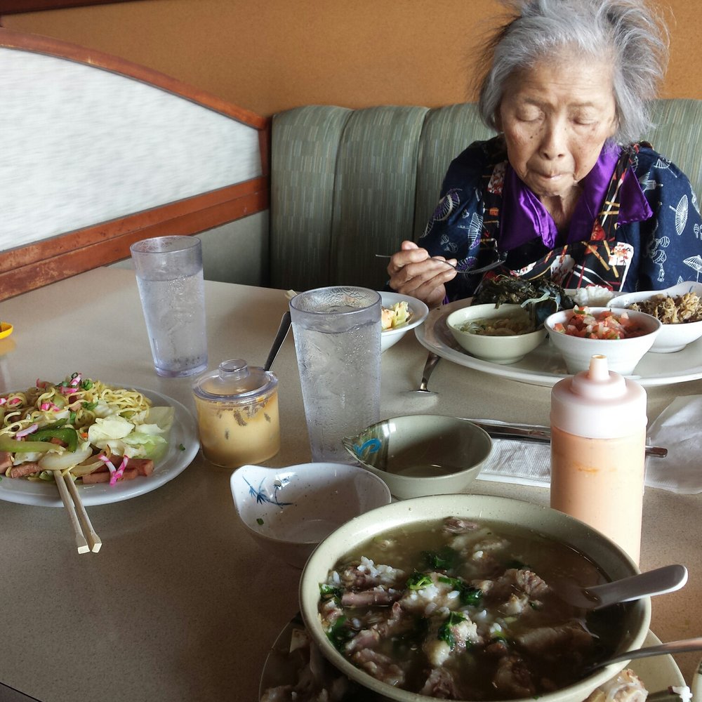 Kam Bowl - Checking out The World Famous Oxtail Soup, Yakiboba,.Nd Hawaiian Mix Plate    Excellent - Diners Near Me - Honolulu, Hawaii