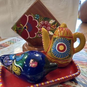 Juanita's Kitchen - Artisanal salt and pepper shakers - Mexican Near Me - Nelsonville, New York
