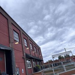 Thornbury Village Cider House - If your over 8 people do not go here send it to the corner cafe and grill 12/10 review