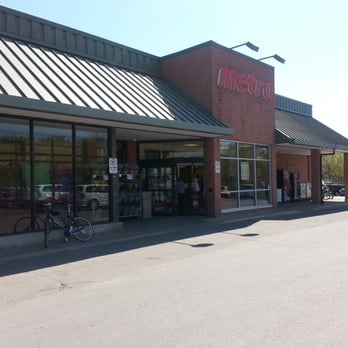 Metro - the outside of a store with a bicycle parked in front of it - Grocery Near Me - Brockville, Ontario Metro - the outside of a store with a bicycle parked in front of it - Grocery Near Me - Brockville, Ontario