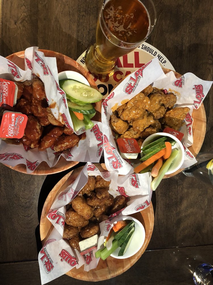 ST LOUIS BAR AND GRILL 81 Photos & 51 Reviews 90 Edgeley Boulevard, Vaughan, Ontario