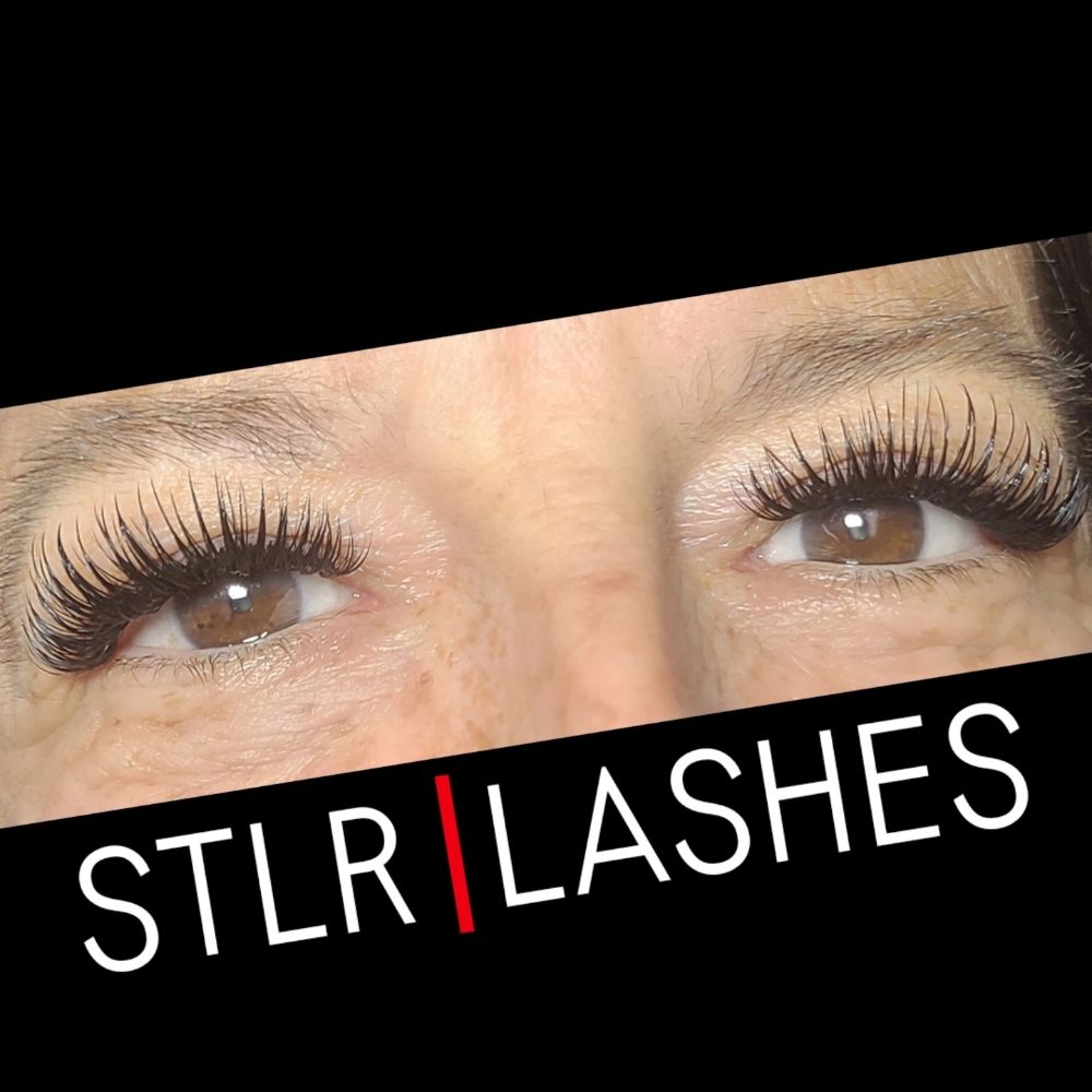 STLR Lashes Logo