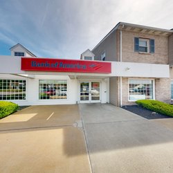 Bank of America Financial Center - Storefront