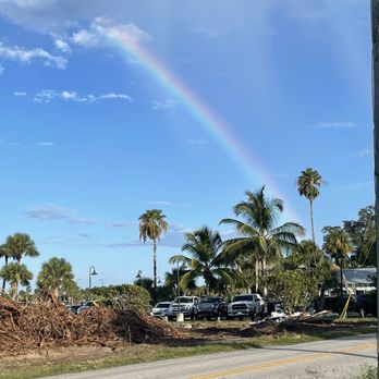 Best Friend's BBQ - a rainbow in the sky - Food Trucks Near Me Best Friend's BBQ - a rainbow in the sky - Food Trucks Near Me