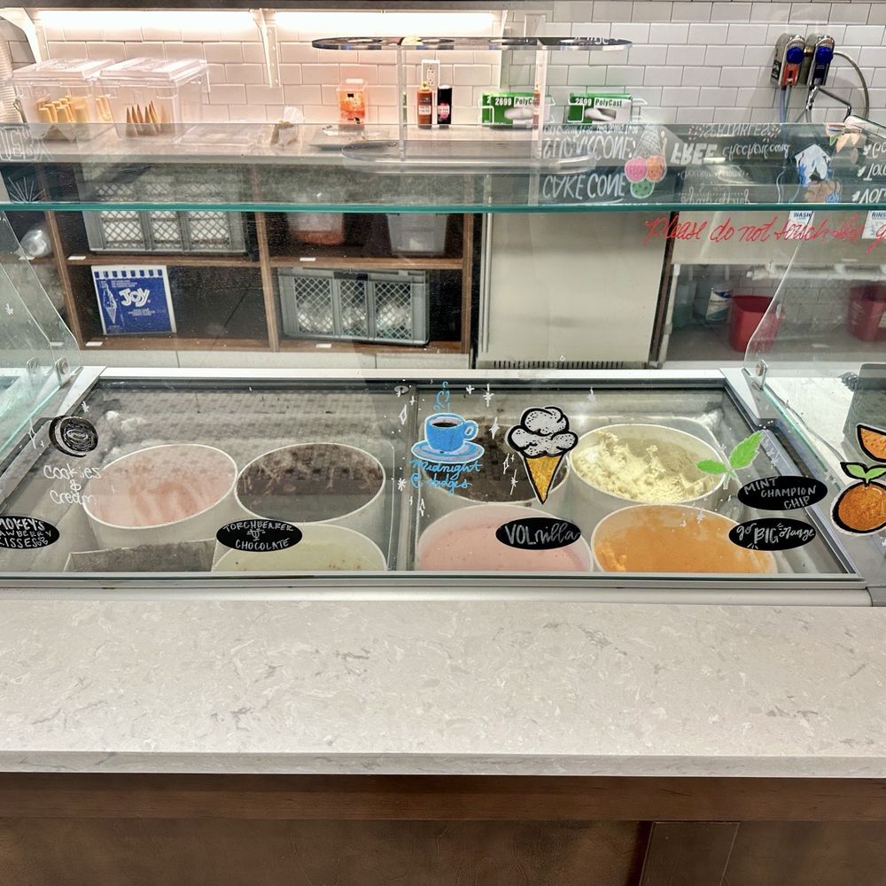 UT Creamery - Ice Cream & Frozen Yogurt Near Me - Knoxville, Tennessee UT Creamery - Ice Cream & Frozen Yogurt Near Me - Knoxville, Tennessee