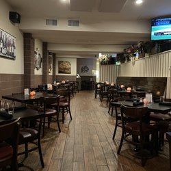 The Elbow Room - Dining area - opposite bar area