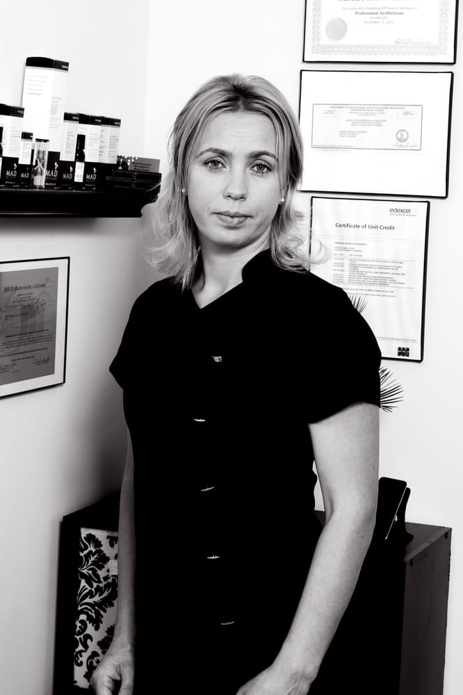 Beauty Therapy by Iza Logo