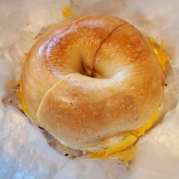 Plain bagel w. Egg and cheese Plain bagel w. Egg and cheese