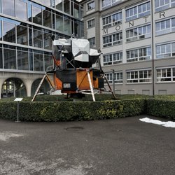 Omega - Moon lander!