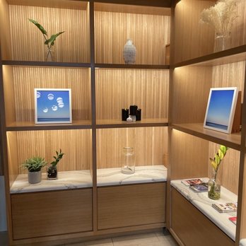 Hotel Renew - Lobby amenities - Hotels Near Me - Honolulu, Hawaii