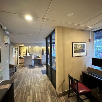 Super 8 by Wyndham White River Junction - Business center and concierge - Hotels Near Me - White River Jct, Vermont Super 8 by Wyndham White River Junction - Business center and concierge - Hotels Near Me - White River Jct, Vermont