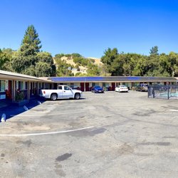 Muir Lodge Motel