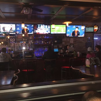 Village Idiot Pub - Patchogue - Bar Area - Sports Bars Near Me - Patchogue, New York