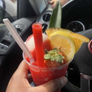 Crazee Ice - Cherry frozen lemonade freeze - Ice Cream & Frozen Yogurt Near Me - Lake Villa, Illinois