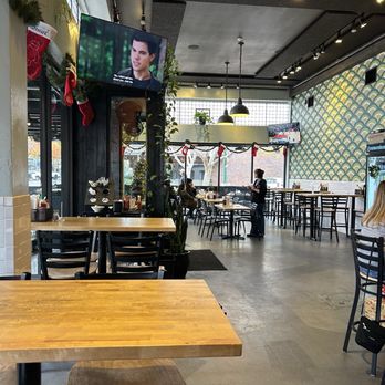 Commonwealth Turlock - Open and inviting space - New American Near Me - Turlock, California