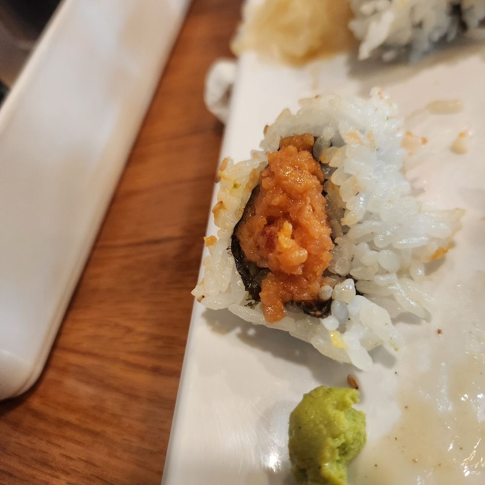 Silverlake Ramen - Spicy Tuna Cut Roll was loose and sloppy. - Ramen Near Me - Burbank, California Silverlake Ramen - Spicy Tuna Cut Roll was loose and sloppy. - Ramen Near Me - Burbank, California