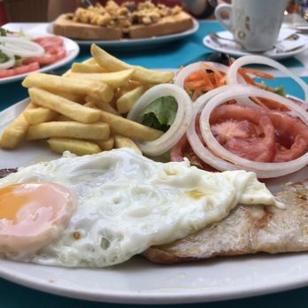Pastelaria Erva Doce - Bitoque - Cafes Near Me - Albufeira, 08