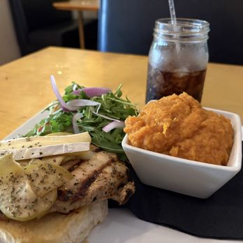 Backwoods Crossing - Chicken Sammie with apples and Brie - Southern Near Me - Tallahassee, Florida