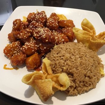 New Oriental Restaurant - Sesame chicken with crab rangoons - Chinese Near Me - Springfield, Missouri