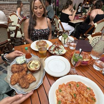 Trivoli Tavern - Crispy Fried Chicken, Chicken Pot Pie, Buttery Mashed Potatoes, wedged salad, Pasta - American Near Me - Chicago, Illinois Trivoli Tavern - Crispy Fried Chicken, Chicken Pot Pie, Buttery Mashed Potatoes, wedged salad, Pasta - American Near Me - Chicago, Illinois