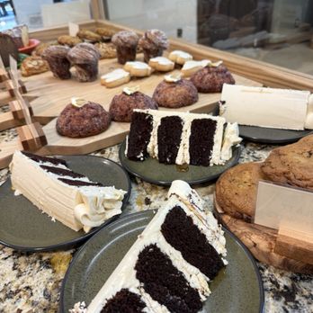 The Flying Spoon - Pastry case with scones, seasonal cake, and many more delicious treats. - Breakfast & Brunch Near Me - Santa Paula, California The Flying Spoon - Pastry case with scones, seasonal cake, and many more delicious treats. - Breakfast & Brunch Near Me - Santa Paula, California