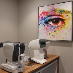 CLEAR eye associates + optical - Pre-Test Room 1