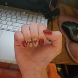 Marrs Nails - Valentine's heart nails