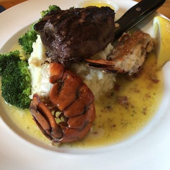The Lighthouse Restaurant And Lounge - Award winning Surf and Turf - Seafood Near Me - Colchester, Vermont