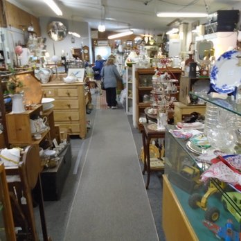 Antiques White Bear - The left side of the store - that's it - that's the whole place, one big "L" shaped room. - Antiques Near Me - White Bear Lake, Minnesota